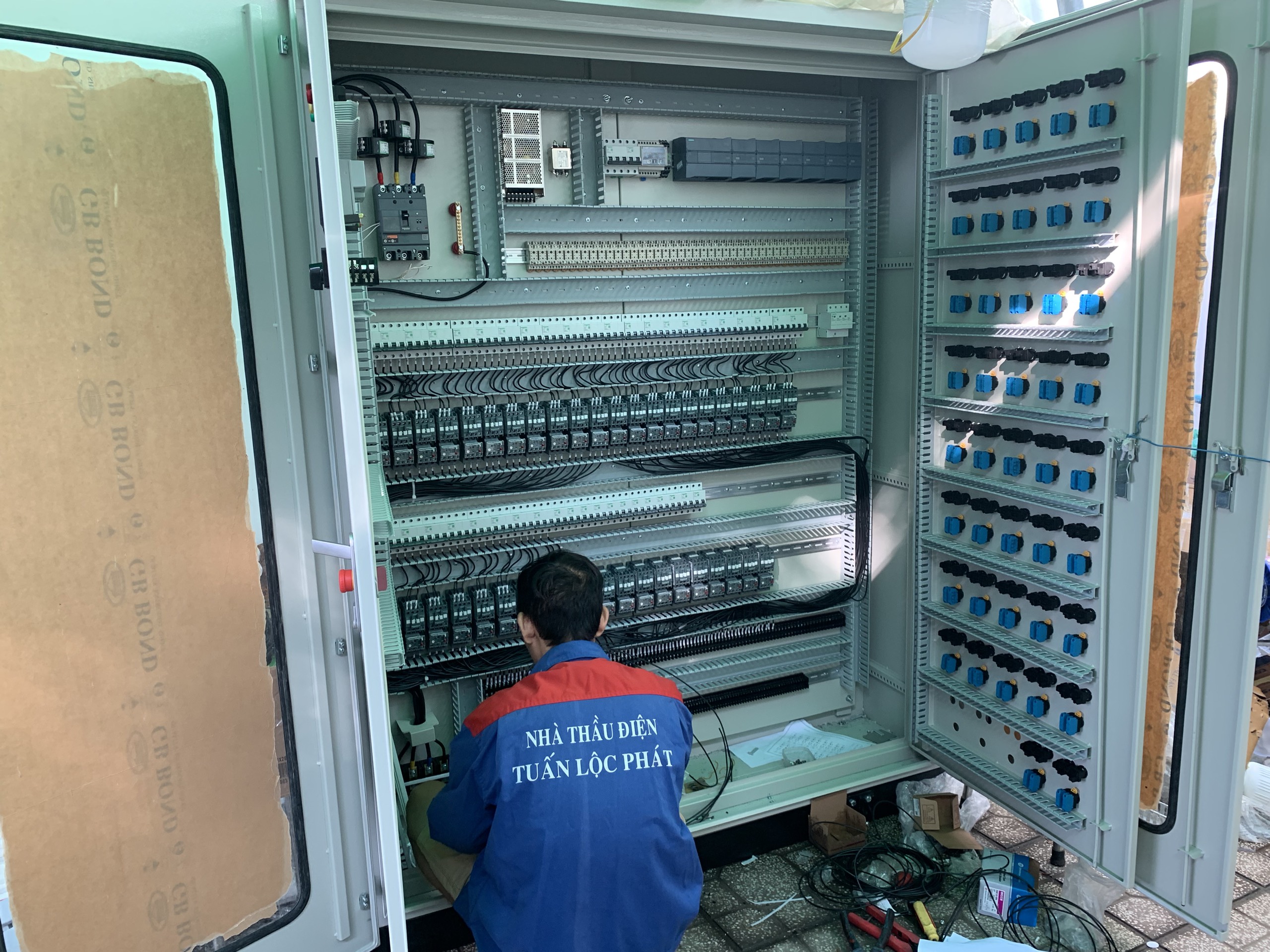 Lắp Tủ Điện Công Nghiệp Thi Công Cơ Điện